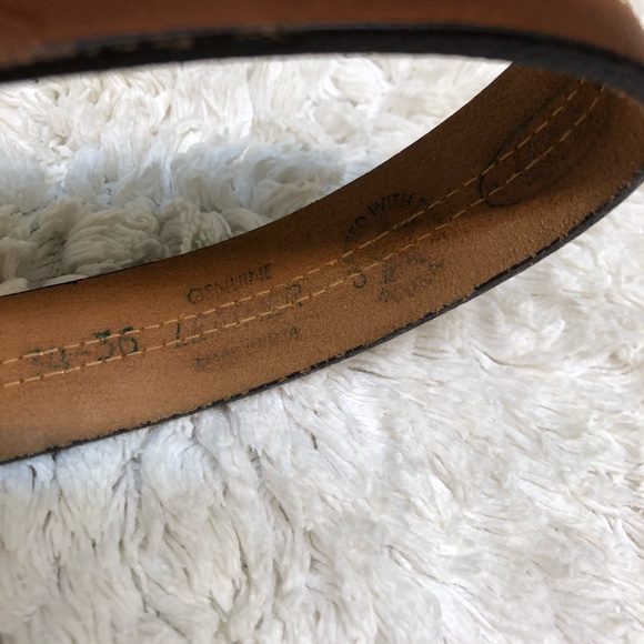 Men’s Lee leather belt preowned size 34-36. Bundle to save shipping. USA NYC Lee - Picture 16 of 16